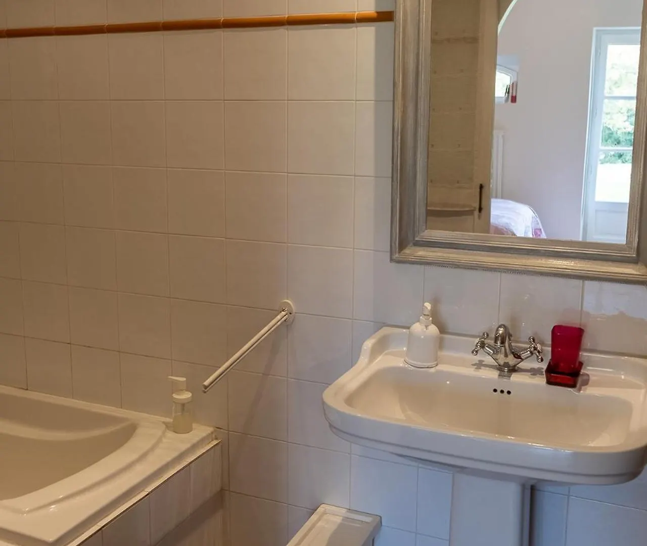 Chambre D'Hotes Belair Eaunes Bed & Breakfast